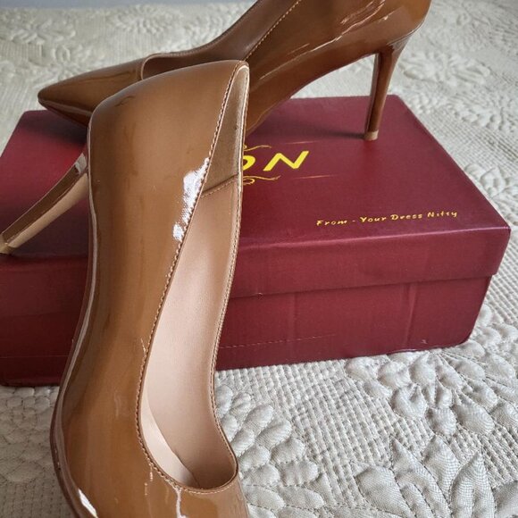 YDN Women's Chic Pointed Closed Toe Mid Heel Pumps - Picture 9 of 9